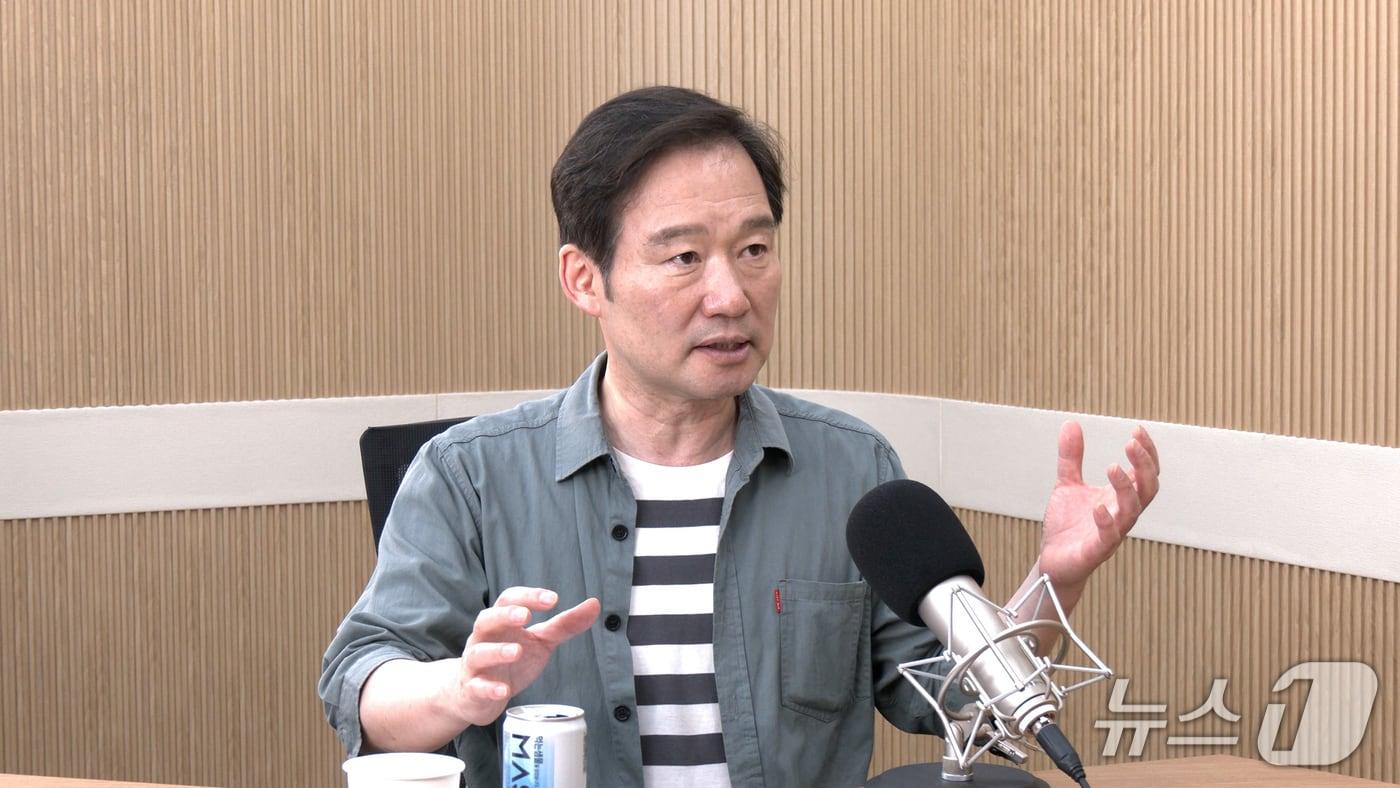 신지호 전 국민의힘 전략기획부총장이 9일 뉴스1TV &#39;팩트앤뷰&#39;에 출연해 질문에 답하고 있다.