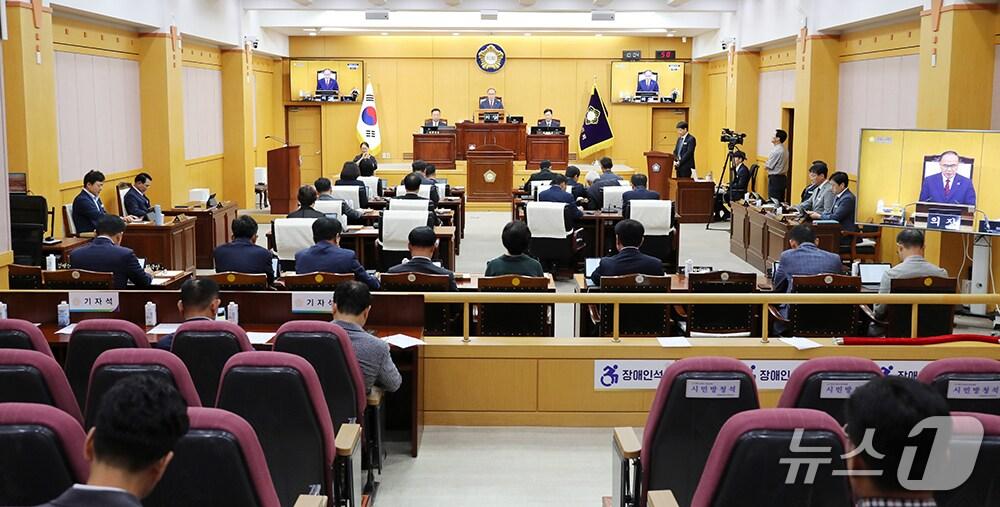 본문 이미지 - 제308회 임시회 제1차 본회의 모습(서산시의회 제공. 재판매 및 DB금지)2025.9.9/뉴스1