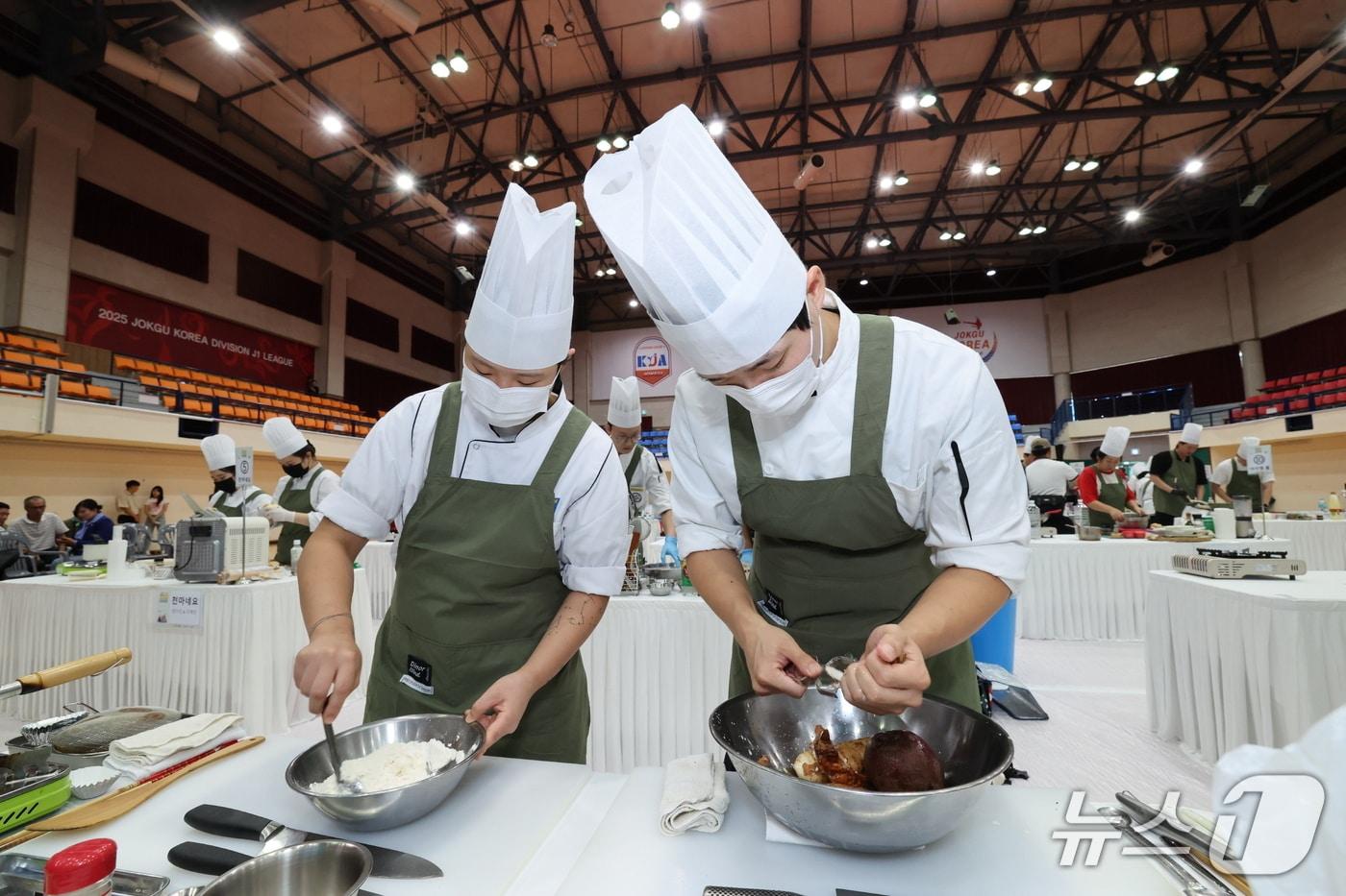 9일 무주반딧불축제서 진행된 &#39;전국 천마요리대회&#39;.&#40;무주군 제공. 재판매 및 DB 금지&#41;