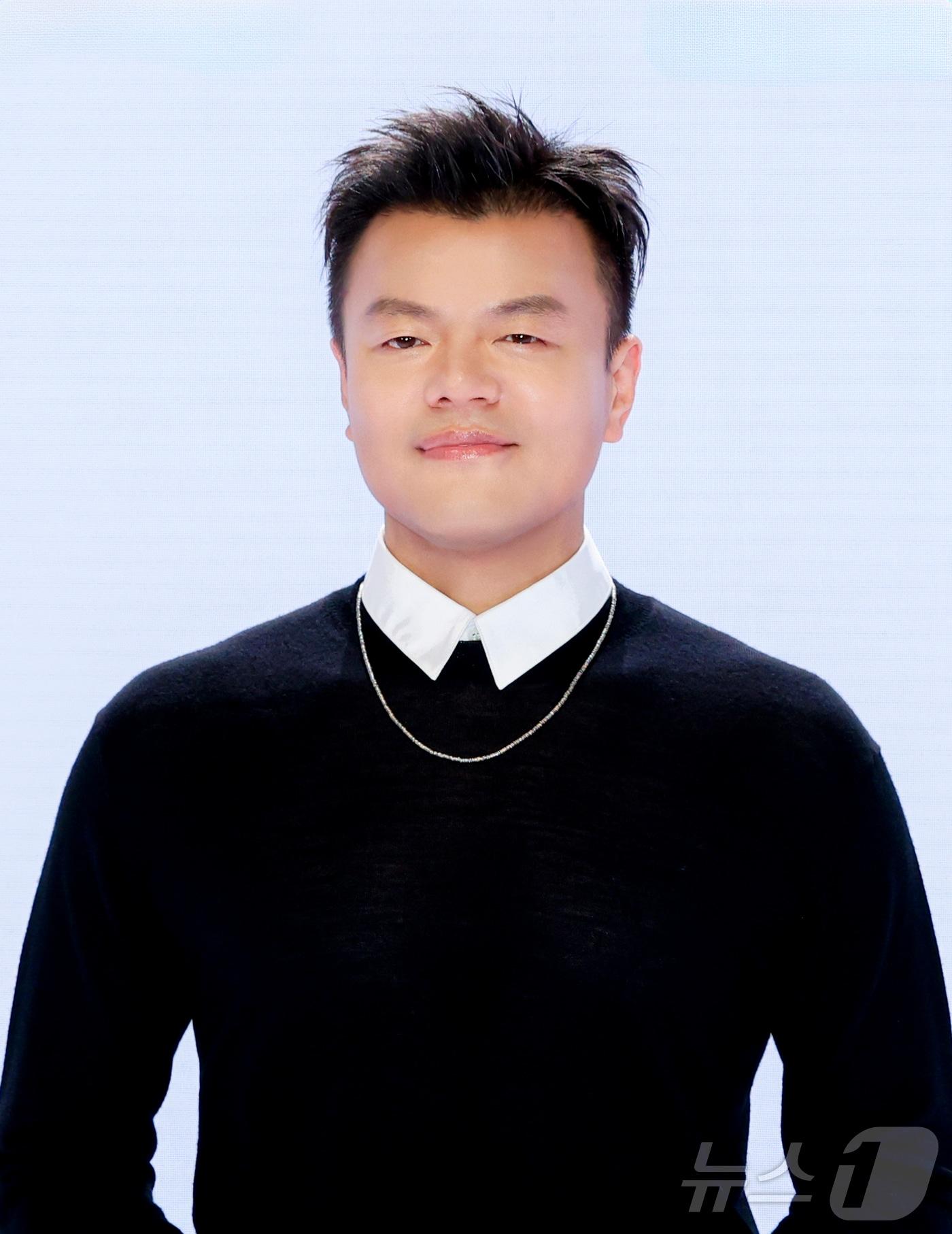 본문 이미지 - 이재명 대통령이 9일 대중문화교류위원회 공동위원장에 박진영 JYP엔터테인먼트 대표 프로듀서를 임명했다. (대통령실 제공. 재판매 및 DB 금지) 2025.9.9/뉴스1 ⓒ News1 허경 기자