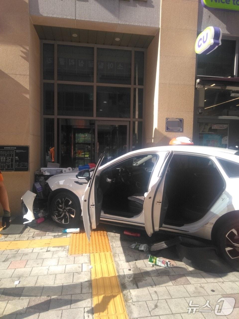 본문 이미지 - 사고현장(경기 김포소방서 제공.재판매 및 DB금지)