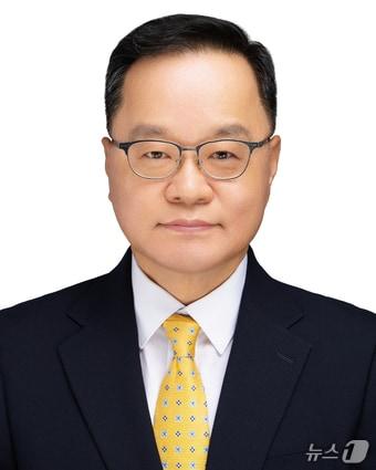 본문 이미지 - 이재명 대통령이 9일 여성가족부 차관에 정구창 전 여가부 기획조정실장을 임명했다. &#40;대통령실 제공. 재판매 및 DB 금지&#41; 2025.9.9/뉴스1 ⓒ News1 허경 기자