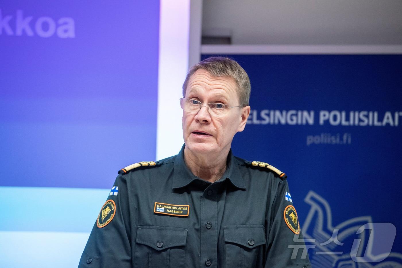 마르쿠 하시넨 핀란드 국경수비대장이 31일(현지시간) 핀란드만에서 해저 통신케이블을 절단하려 한 혐의로 화물선 피트버그호를 나포한 사건을 브리핑하고 있다. 2025.12.31 ⓒ 로이터=뉴스1 ⓒ News1 강민경 기자