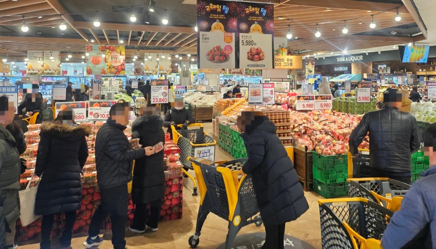 이마트 고래잇페스타 오픈런 현장(이마트 제공)