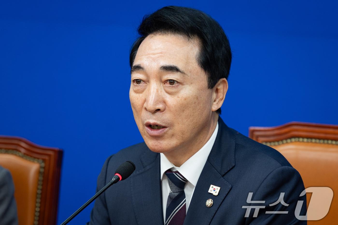 박수현 더불어민주당 수석대변인이 11일 서울 여의도 국회에서 현안 관련 기자간담회를 하고 있다. 2026.1.11/뉴스1 ⓒ News1 유승관 기자