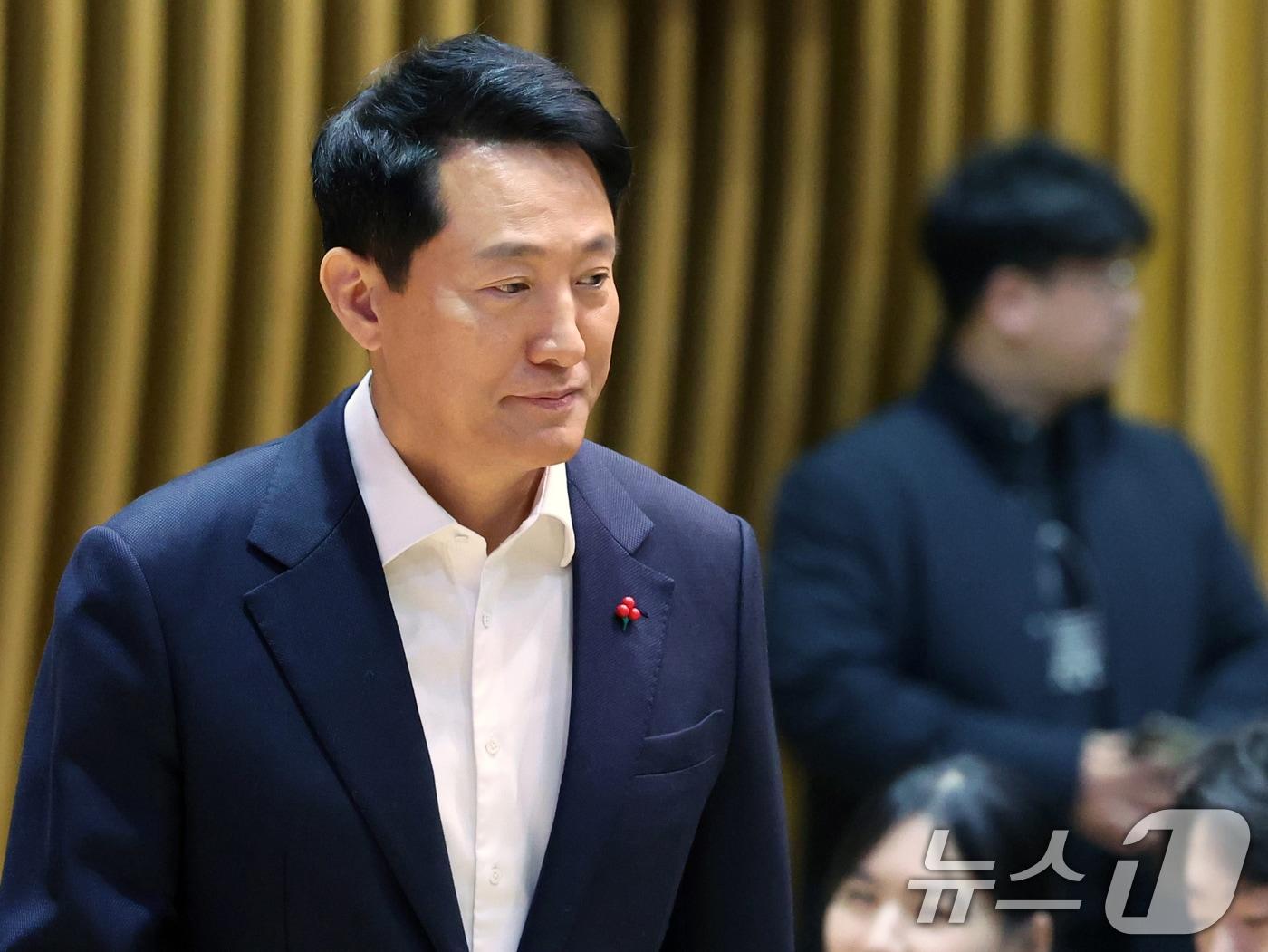 본문 이미지 - 오세훈 서울시장이 12일 오전 서울시청 다목적홀에서 열린 '2026년 신년 직원조례'에 참석하고 있다. 2026.1.12/뉴스1 ⓒ News1 황기선 기자