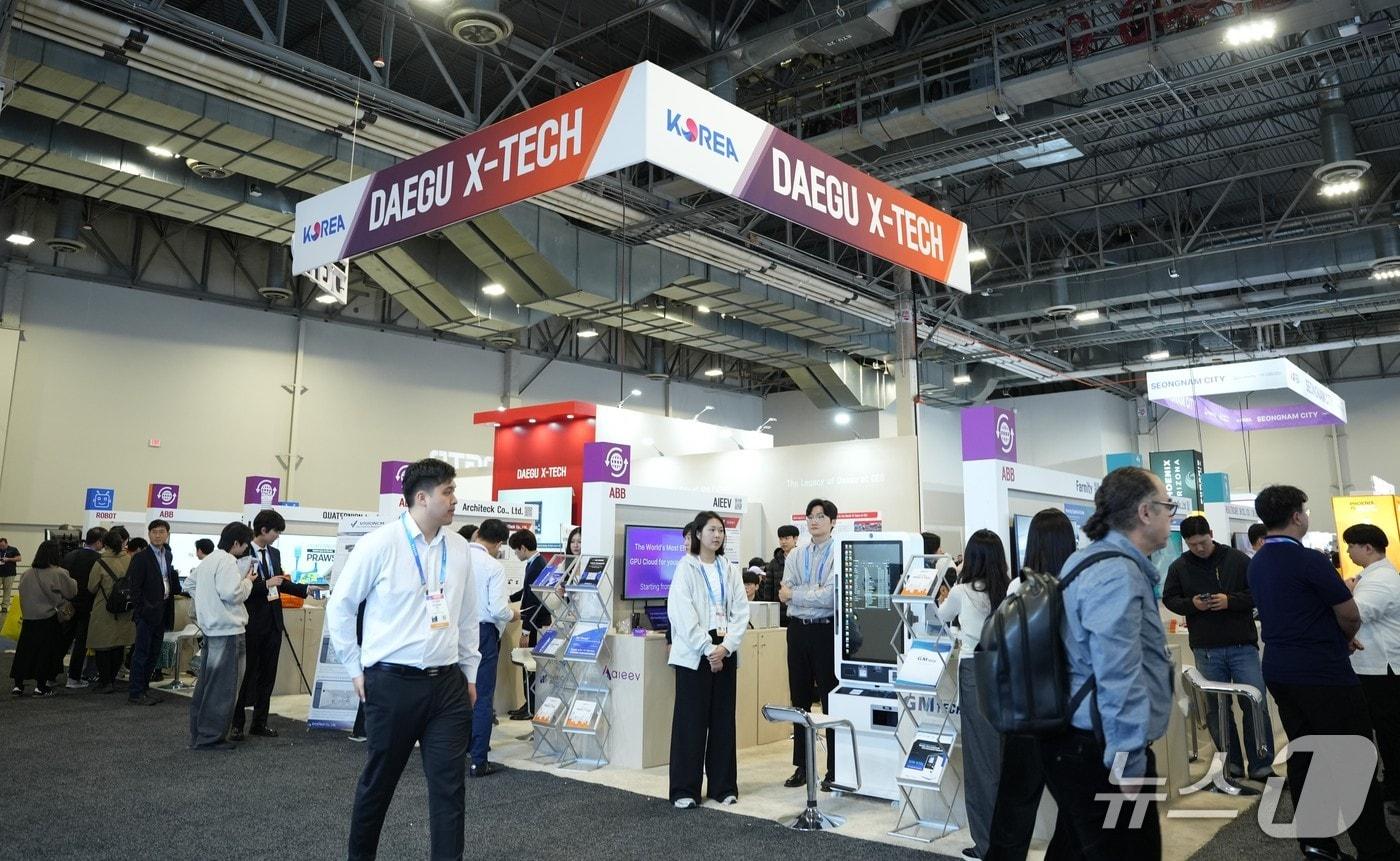 대구시는 12일 미국 라스베이거스에서 열린 IT·기술 전시회 '국제전자제품박람회'에 참가한 지역 기업이 5937만달러의 상담 실적과 현장 계약액 42만8800달러를 달성했다고 밝혔다. 사진은 대구시가 마련한 공동운영관. (대구시 제공. 재판매 및 DB 금지)/뉴스1