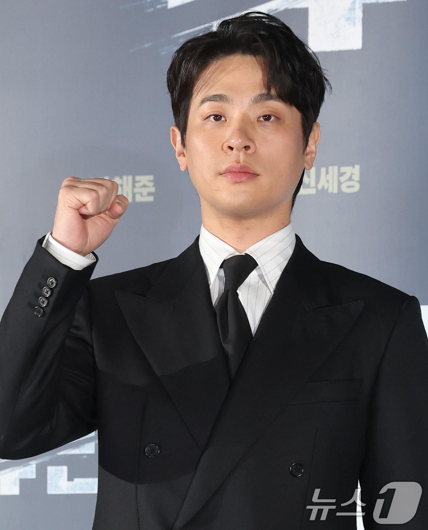 본문 이미지 - 배우 박정민이 12일 서울 광진구 롯데시네마 건대입구에서 열린 영화 '휴민트‘(감독 류승완) 제작보고회에 참석해 포즈를 취하고 있다. '휴민트'는 비밀도, 진실도 차가운 얼음 바다에 수장되는 블라디보스토크에서 서로 다른 목적을 가진 이들이 격돌하는 이야기를 그린 작품이다. 2026.1.12/뉴스1 ⓒ News1 권현진 기자