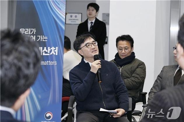 본문 이미지 - 임기근 기획예산처 장관 직무대행이 획처 출범 기념 전 직원 소통 간담회에서 발언하고 있다.(기획예산처 제공)