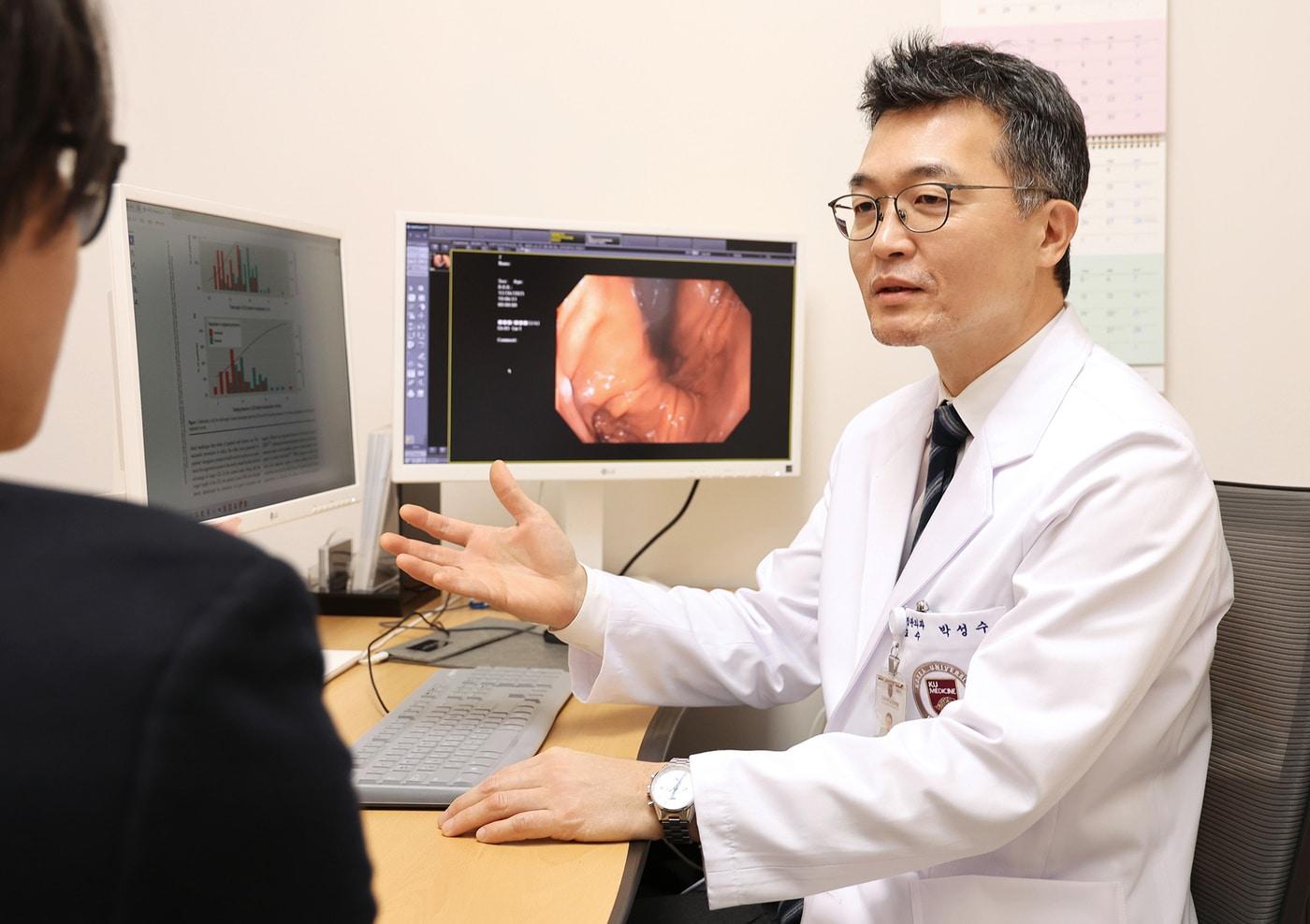 고려대안암병원 난치성 위식도역류질환 전문센터 운영을 맡은 박성수 고려대안암병원 위장관외과 교수.(고려대안암병원 제공)