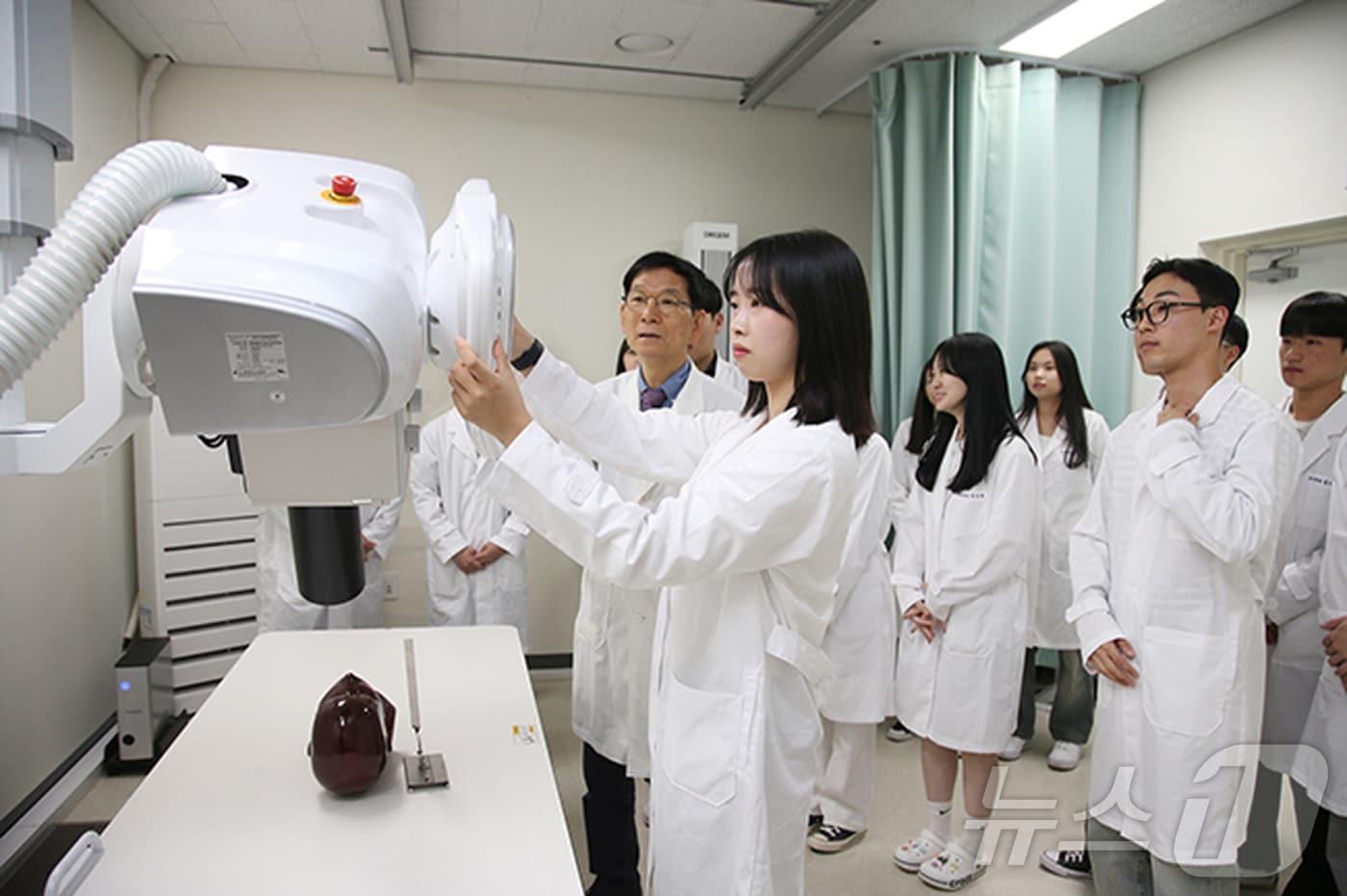 동신대학교 방사선학과 실습 모습.(동신대 제공, 재배포 및 DB 금지) /뉴스1