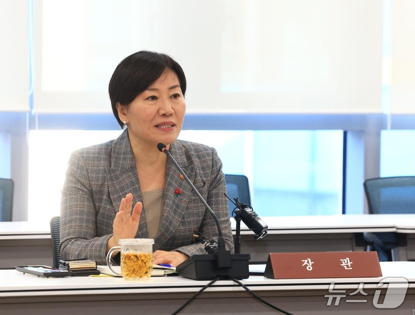 본문 이미지 - 송미령 농림축산식품부 장관은이 12일 정부세종종합청사에서 열린 기자간담회에서 모두발언을 하고 있다. (농식품부 제공)