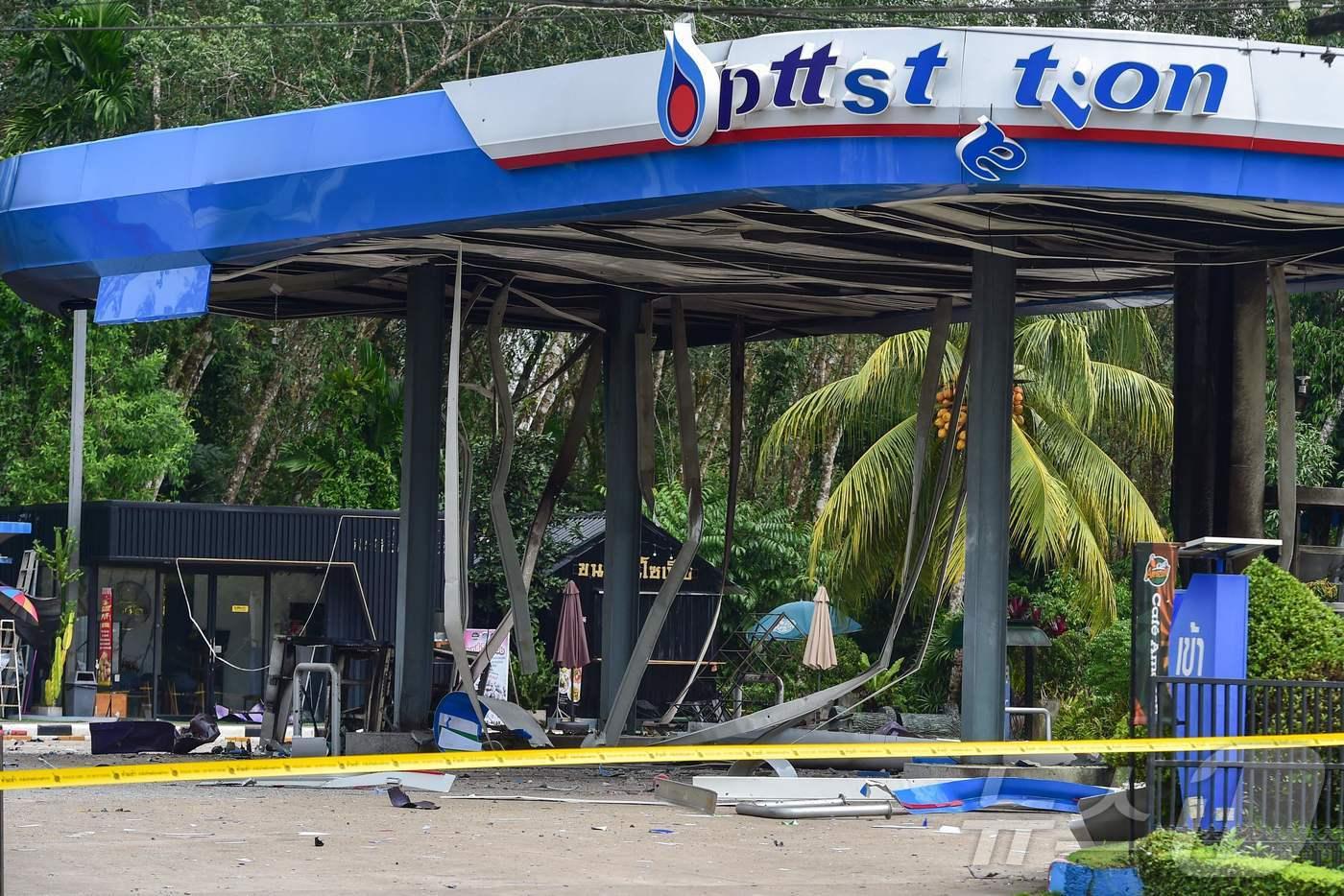 11일(현지시간) 태국 남부 나라티왓 주의 PTT 주유소에서 발생한 폭탄 테러 이후의 모습 2026.01.11. ⓒ AFP=뉴스1 ⓒ News1 이정환 기자