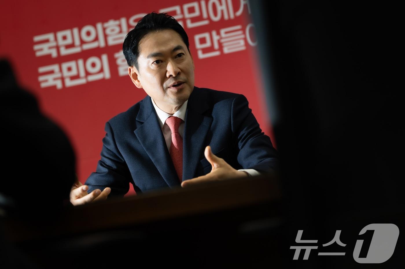 장동혁 국민의힘 대표가 12일 서울 여의도 국회에서 뉴스1과 인터뷰하고 있다. 2026.1.12/뉴스1 ⓒ News1 유승관 기자