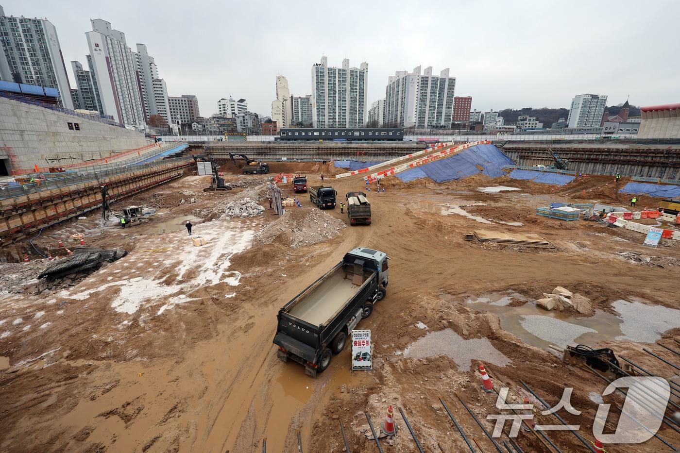 본문 이미지 - 서울의 한 건설현장.(자료사진)ⓒ 뉴스1 황기선 기자