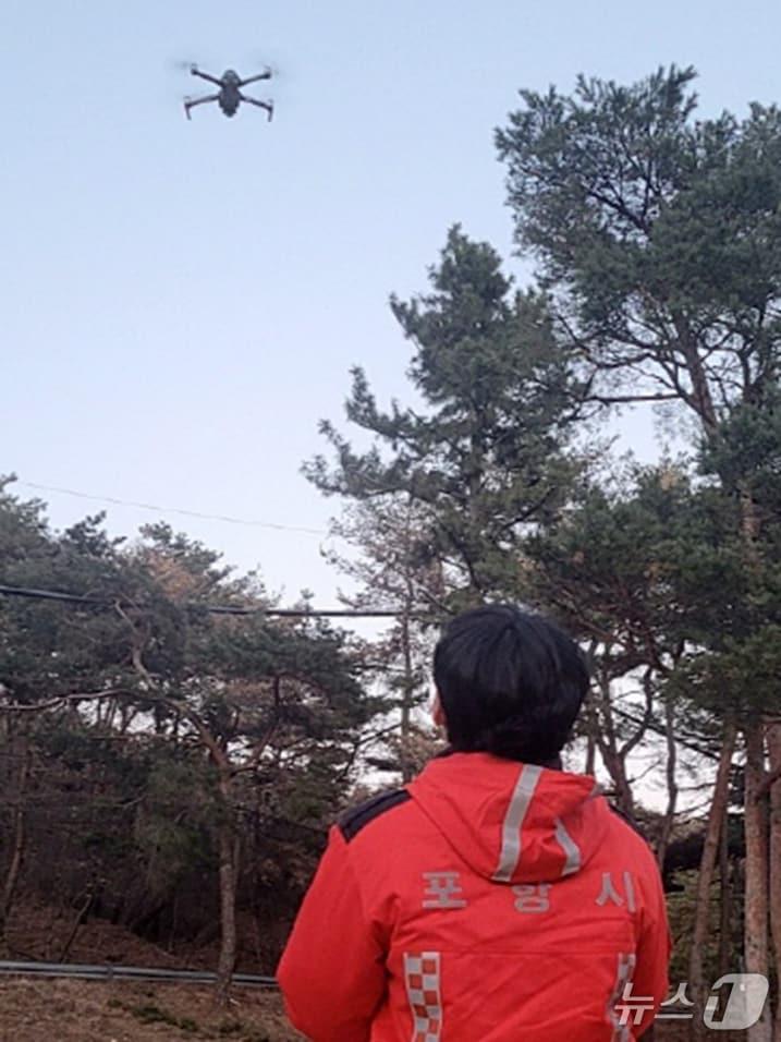 본문 이미지 -  경북 포항시가 12일 북구 도음산에서 열화상 드론을 활용해 산불 대응 훈련을 실시했다. (포항시 제공, 재판매 및 DB금지) 2026.1.12/뉴스1