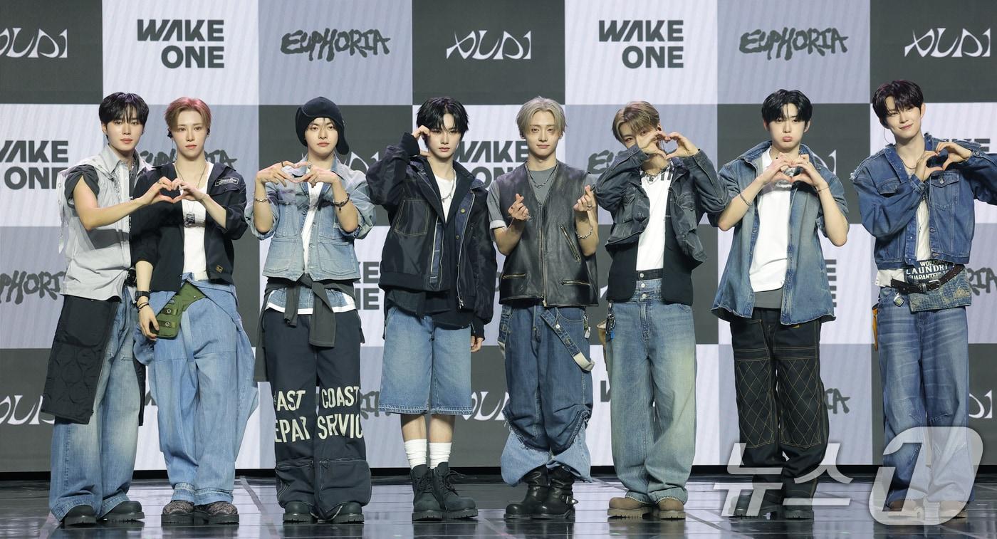 그룹 알파드라이브원(ALD1)이 12일 서울 용산구 블루스퀘어 SOL트래블홀에서 열린 미니 1집 'EUPHORIA'(유포리아) 발매 쇼케이스에서 포즈를 취하고 있다. 2026.1.12/뉴스1 ⓒ News1 권현진 기자