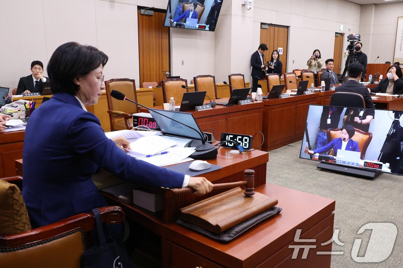 본문 이미지 - 서울 여의도 국회에서 열린 법제사법위원회 전체회의 모습. 2026.1.12/뉴스1 ⓒ News1 신웅수 기자