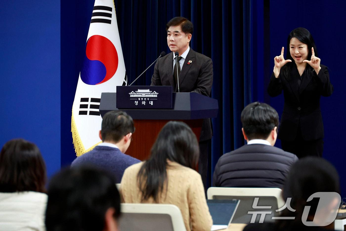 김병욱 청와대 정무비서관이 12일 춘추관에서 정당 지도부 오찬 간담회 일정 관련 브리핑을 하고 있다. (청와대통신사진기자단) 2026.1.12/뉴스1 ⓒ News1 이재명 기자