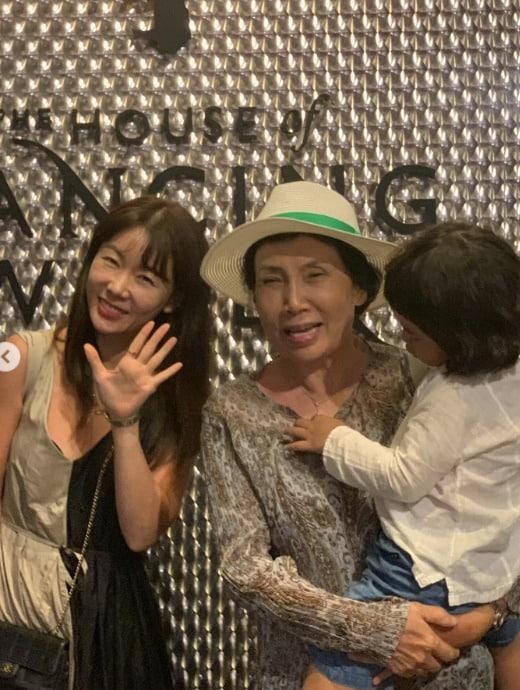 본문 이미지 - 방송인 안선영 인스타그램