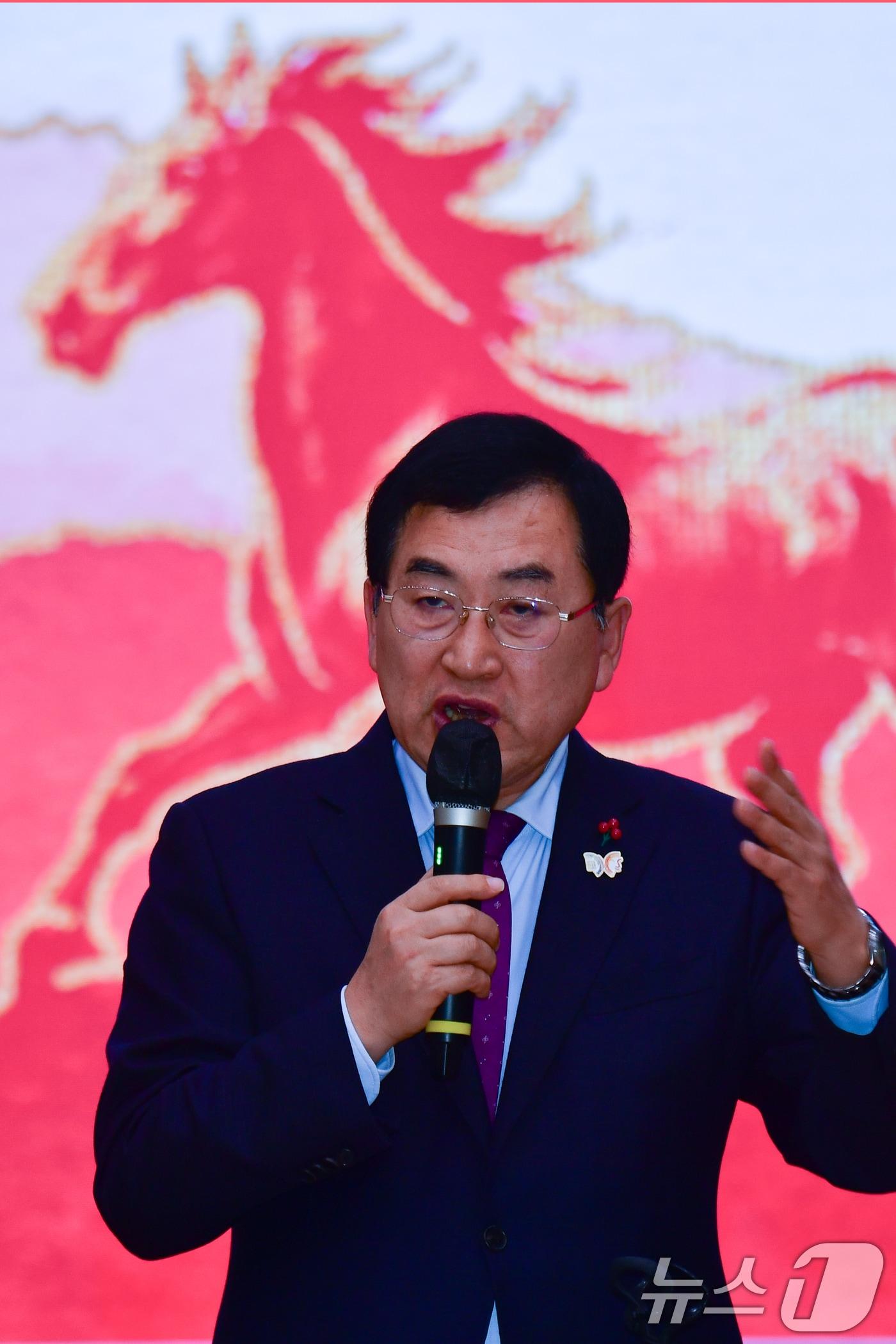 본문 이미지 - 주낙영 경북 경주시장이 13일 시청에서 가진 기자간담회에서 인사말을 하고 있다. 2026.1.13/뉴스1 ⓒ News1 최창호 기자