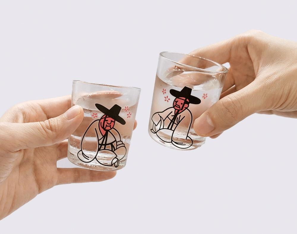 본문 이미지 - 취객변색잔세트(국립박물관문화재단 제공)