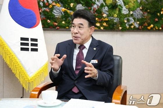 본문 이미지 - 이응우 계룡시장 인터뷰 모습. /뉴스1