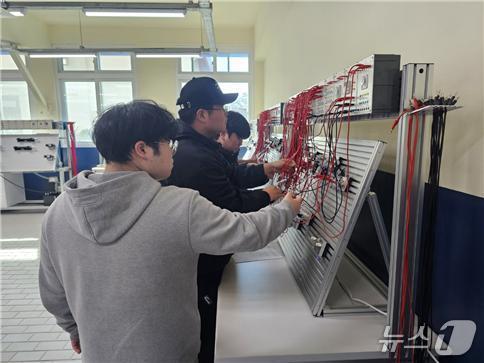 본문 이미지 - 서귀산업과학고등학교 수업 모습./뉴스1 