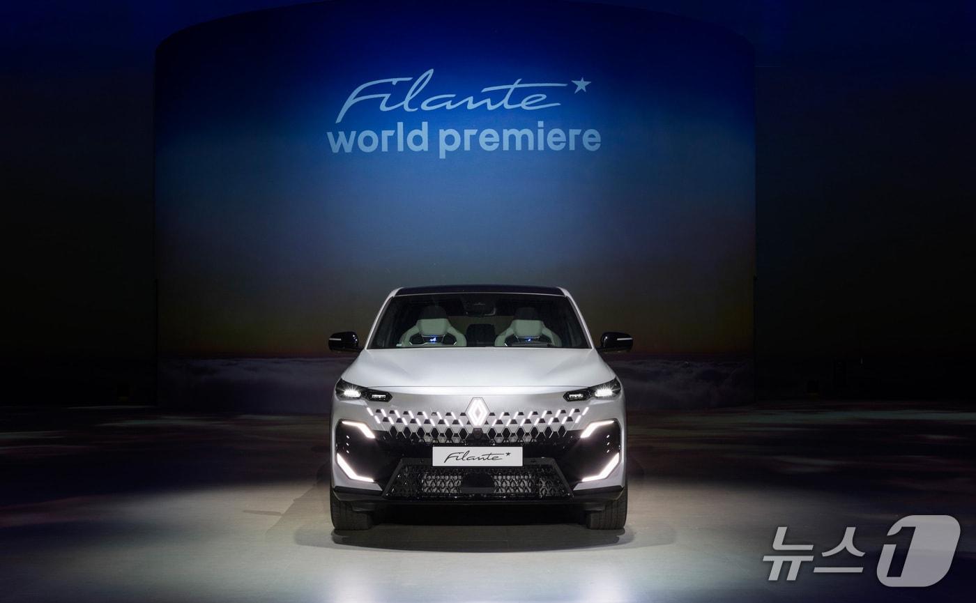  르노코리아가 13일 서울 광진구 그랜드 워커힐에서  르노 필랑트를 세게 최초로 공개했다.(르노코리아 제공)