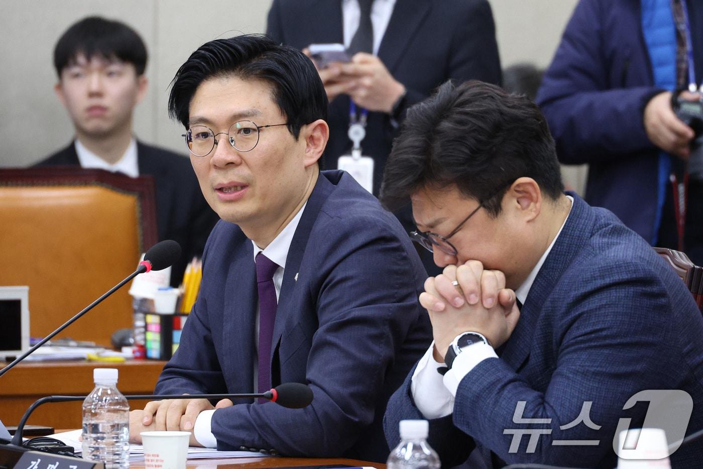 본문 이미지 - 조정훈 국민의힘 의원이 13일 서울 여의도 국회에서 열린 정치개혁특별위원회 전체회의에서 발언하고 있다. 2026.1.13/뉴스1 ⓒ News1 신웅수 기자