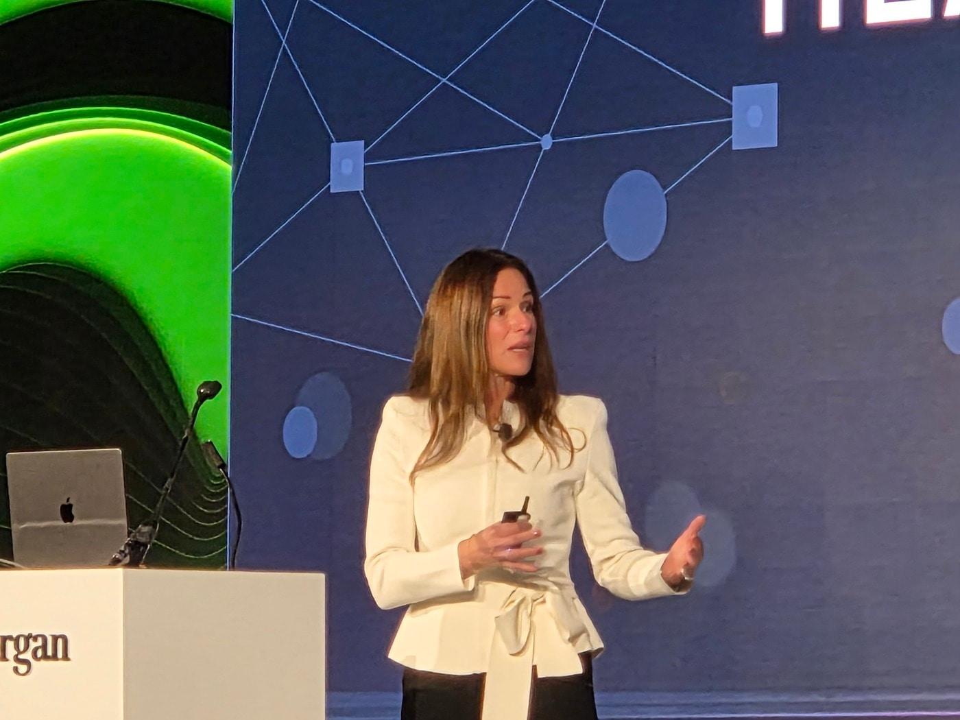 본문 이미지 -  12일(현지시간) 미국 캘리포니아주 샌프란시스코의 The Westin St.. FRANCIS 호텔에서 열린 JP모건 헬스케어 콘퍼런스에서 킴벌리 파월 엔비디아 헬스케어·라이프사이언스 부문 부사장이 발표하고 있다. (엔비디아 제공)