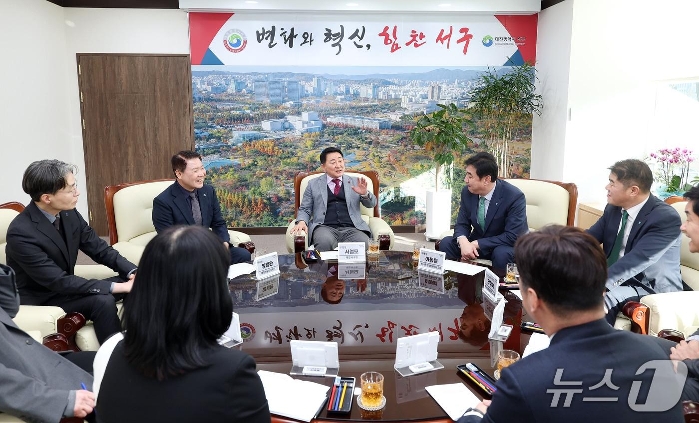 서철모 서구청장이 상공인 경영안정자금 추진 협력회의에서 발언하고 있다.(서구 제공. 재판매 및 DB금지)/뉴스1