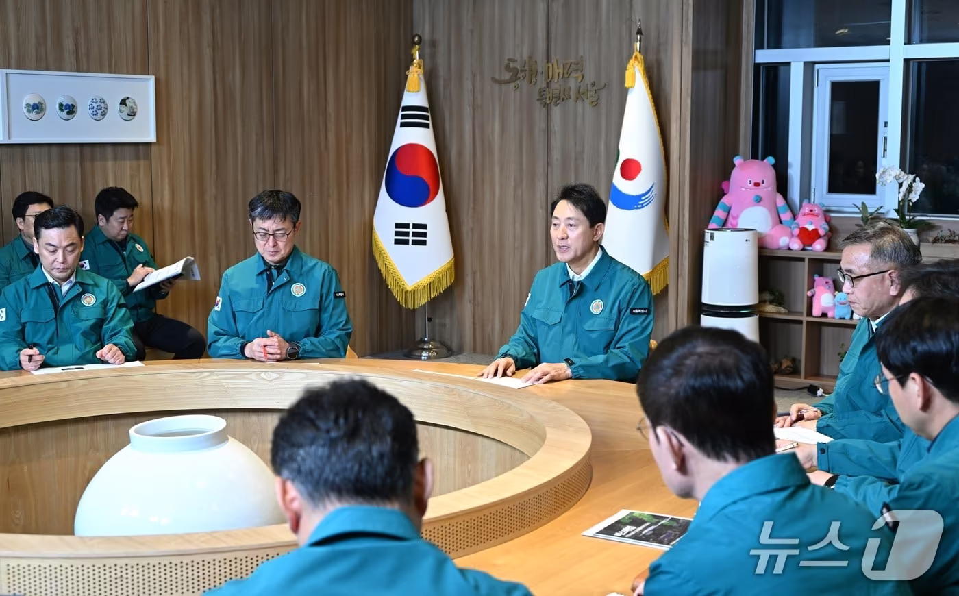 오세훈 서울시장이 '시내버스 파업 관련 긴급 대책회의'에서 모두발언 하고 있다. (서울시 제공)