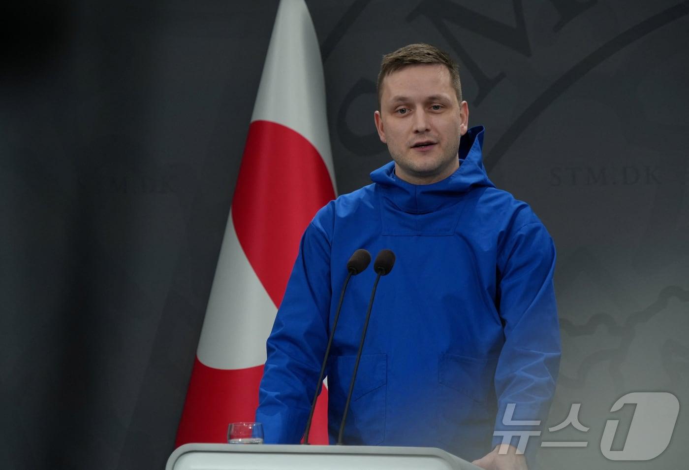 옌스-프레데릭 닐슨 그린란드 총리는 13일(현지시간) 덴마크 코펜하겐에서 열린 공동 기자회견에 참석하고 있다. 2026.1.13 ⓒ 로이터=뉴스1 ⓒ News1 김경민 기자