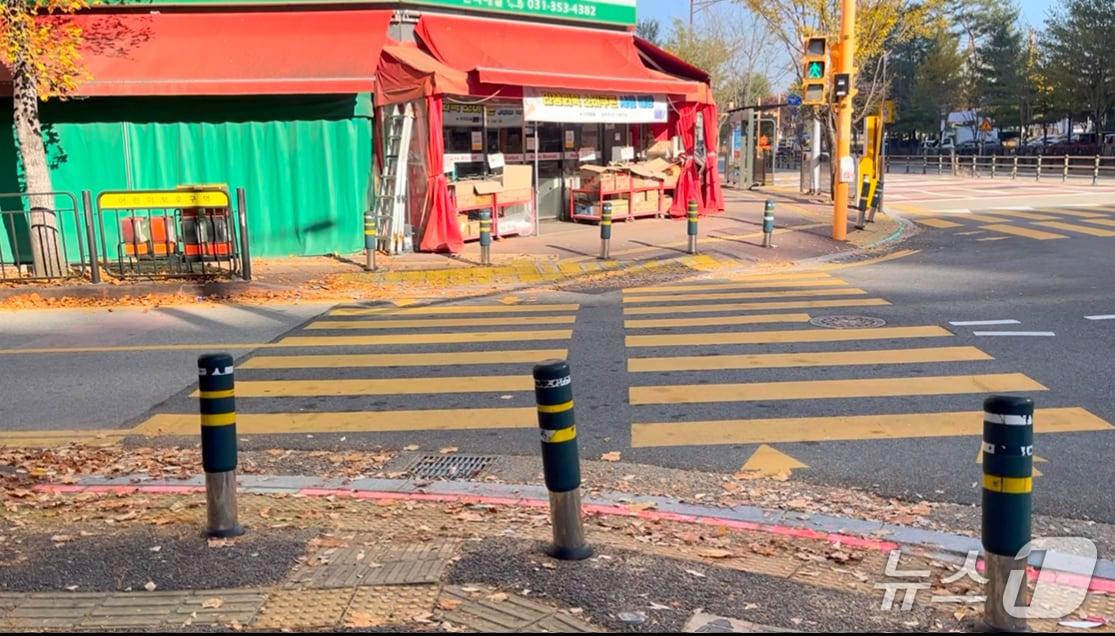 본문 이미지 - 바닥형 보행신호등 신호불일치 자료사진.(경기도 제공. 재판매 및 DB금지)