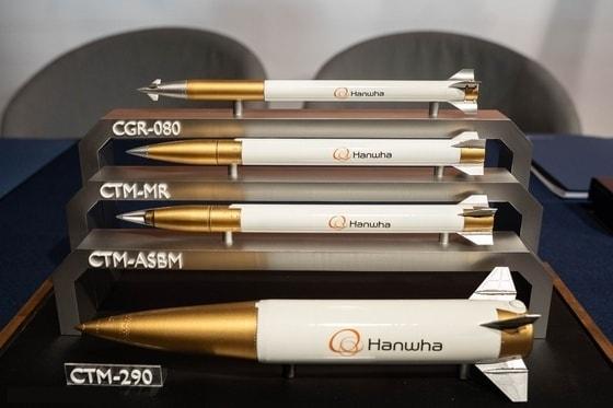 본문 이미지 - 다연장로켓 천무 유도미사일. (한화에어로스페이스 제공) 