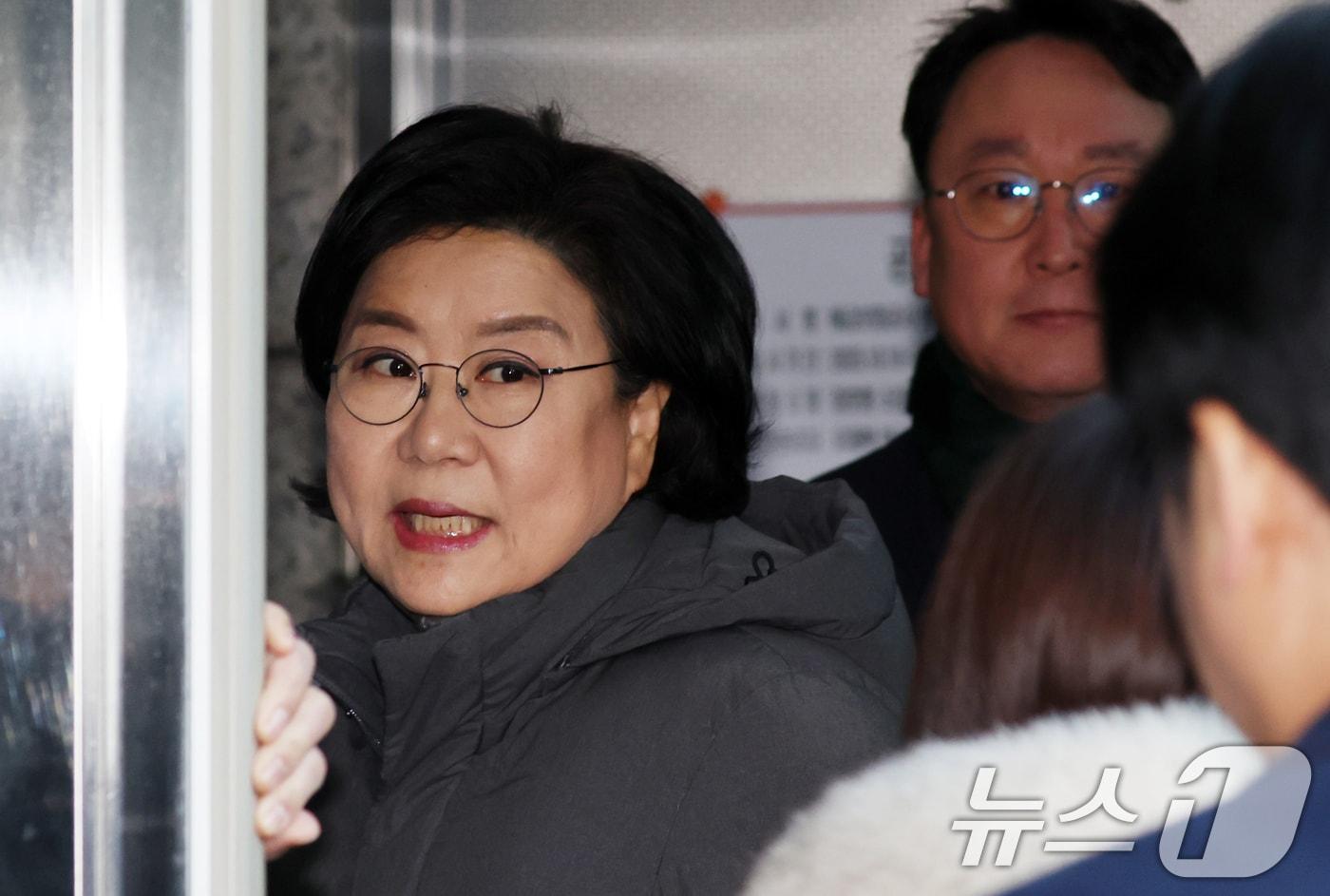 본문 이미지 - 이혜훈 기획예산처 장관 후보자가 14일 오전 서울 중구 예금보험공사에 마련된 인사청문회 준비 사무실로 출근하며 취재진 질문에 답변하고 있다. 2026.1.14/뉴스1 ⓒ News1 김명섭 기자