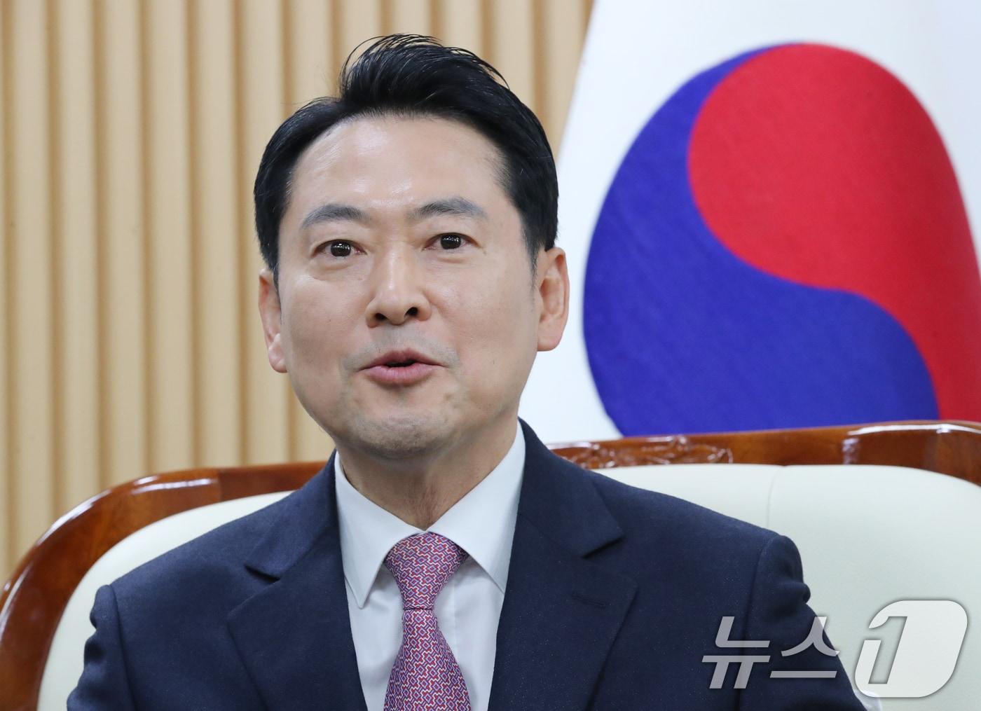 본문 이미지 - 장동혁 국민의힘 대표가 14일 오전 대전시청에서 이장우 시장과 대전충남 행정통합 관련 정책협의에서 발언하고 있다. 2026.1.14/뉴스1 ⓒ News1 김기태 기자