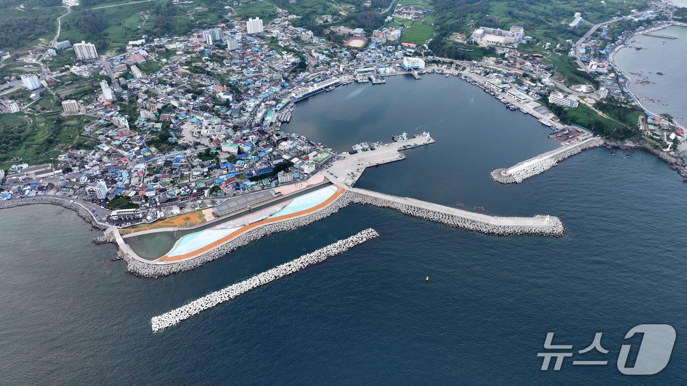 태풍 피해 복구 공사가 끝난  경북 경주시 감포항 전경.(포항지방해양수산청 제공, 재판매 및 DB금지) 2026.1.14/뉴스1