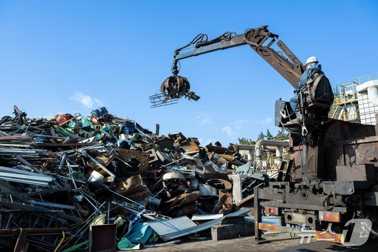 본문 이미지 - 31일까지 포스코 광양제철소가 '스크랩 수거 활동 캠페인'을 추진한다(광양제철소 제공) 