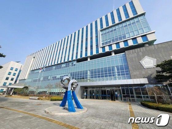 본문 이미지 -  대전지법 공주지원 전경. / 뉴스1