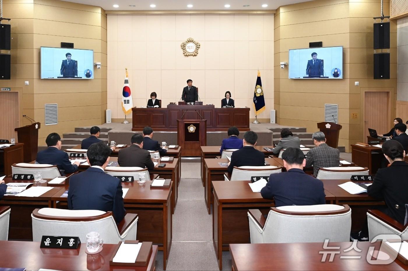 14일 전북 남원시의회 제276회 임시회가 개회한 가운데 김영태 의장이 개회사를 하고 있다.(남원시의회 제공. 재판매 및 DB금지)/뉴스1