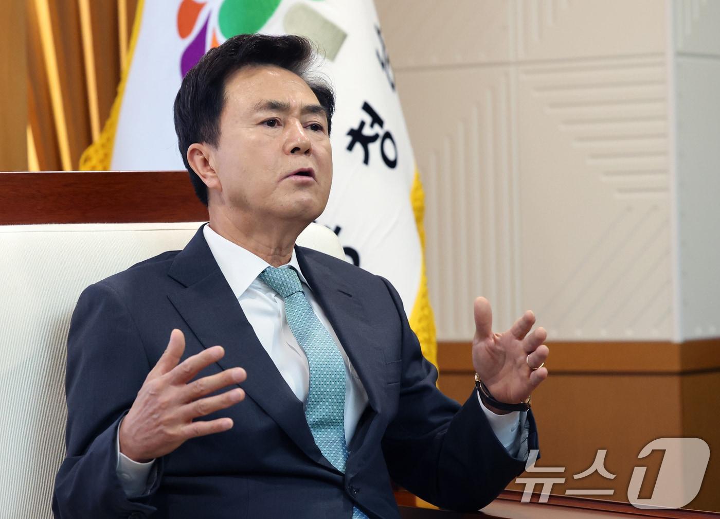 본문 이미지 - 김태흠 충남지사가 14일 오후 충남도청에서 장동혁 국민의힘 대표와 대전충남 행정통합 관련 정책협의에서 발언하고 있다. 2026.1.14/뉴스1 ⓒ News1 김기태 기자