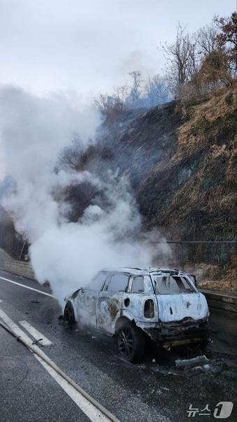 본문 이미지 - 화재 현장. (경기도소방재난본부 제공. 재판매 및 DB 금지) 2026.1.14/뉴스1