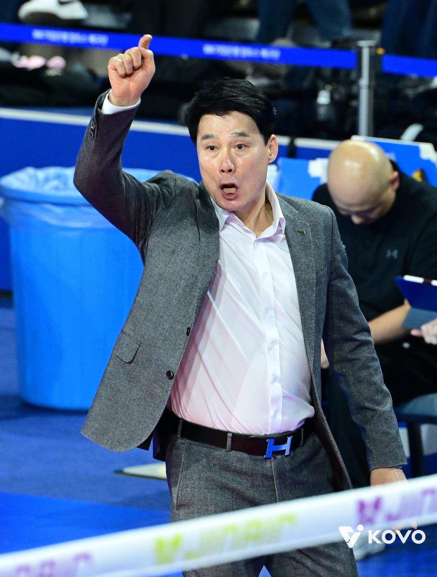 본문 이미지 - 강성형 현대건설 감독. (KOVO 제공)