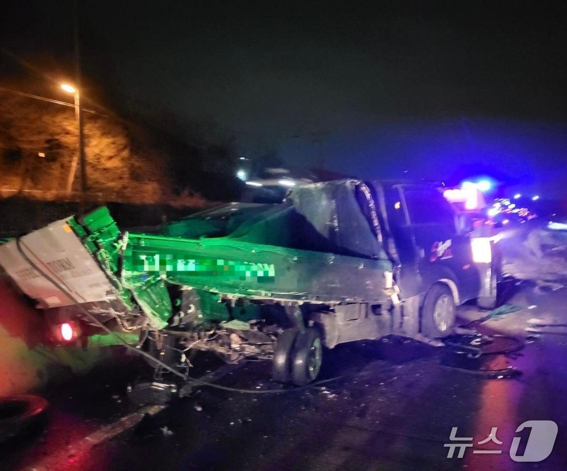본문 이미지 - 사고 현장. (경기도소방재난본부 제공. 재판매 및 DB 금지) 2026.1.15/뉴스1