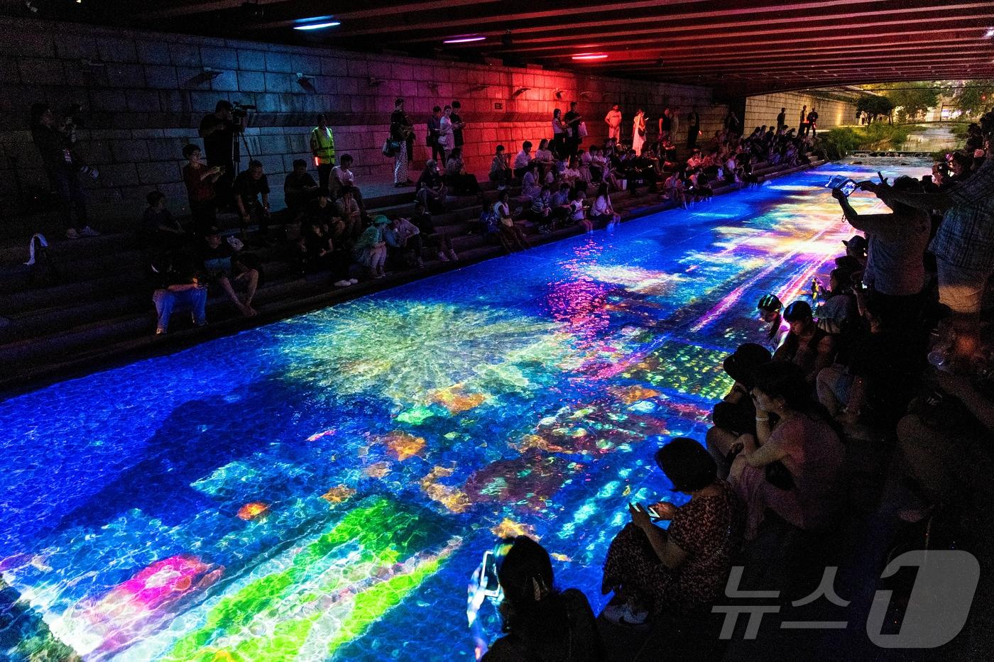 청계 소울 오션 수면 미디어아트 전시 작품 서울랜드마크(서울관광재단 제공)