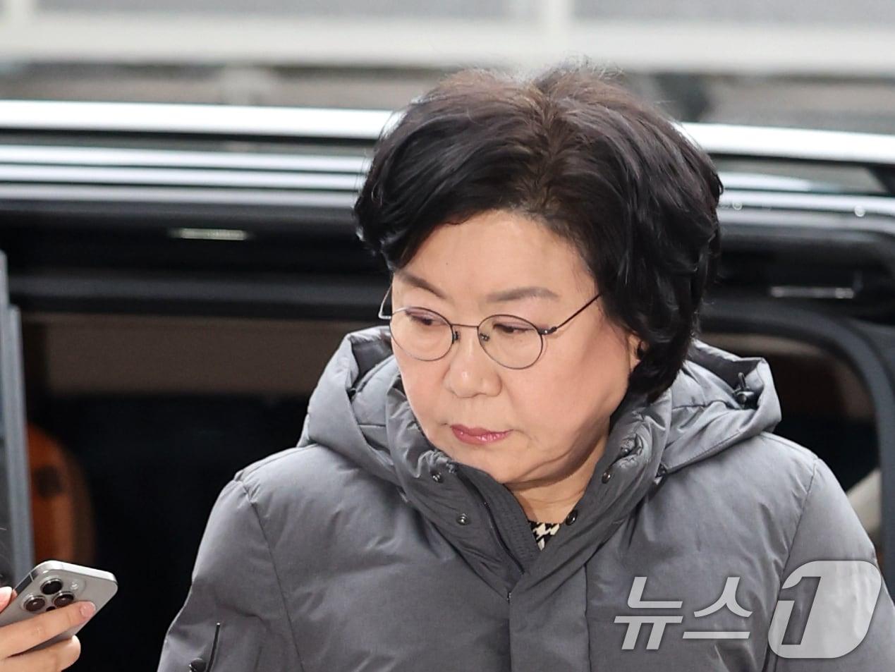 본문 이미지 - 이혜훈 기획예산처 장관 후보자가 15일 오전 서울 중구 예금보험공사에 마련된 인사청문회 준비 사무실로 출근하고 있다. 2026.1.15/뉴스1 ⓒ News1 황기선 기자