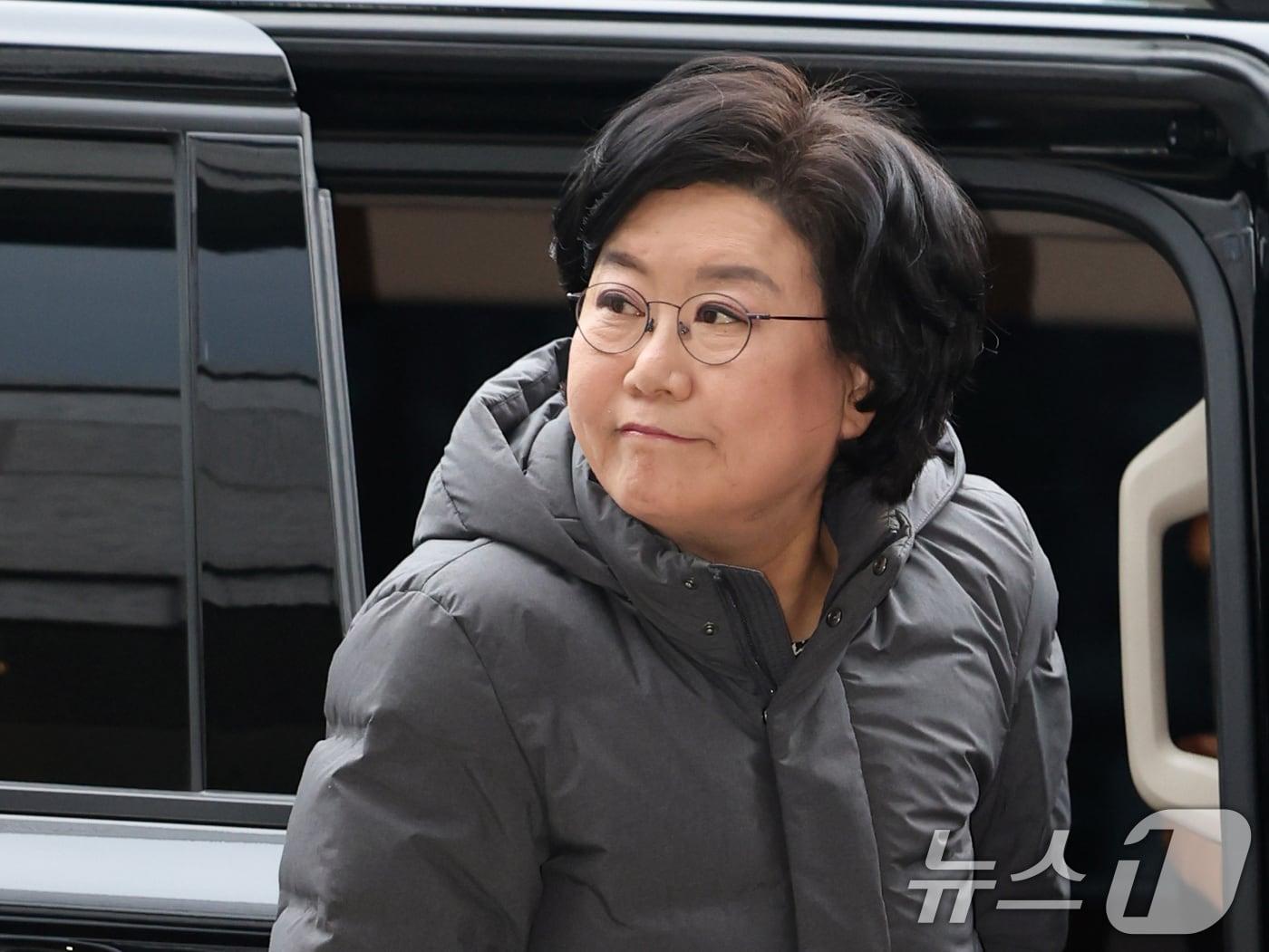 본문 이미지 - 이혜훈 기획예산처 장관 후보자가 15일 오전 서울 중구 예금보험공사에 마련된 인사청문회 준비 사무실로 출근하고 있다. 2026.1.15/뉴스1 ⓒ News1 황기선 기자