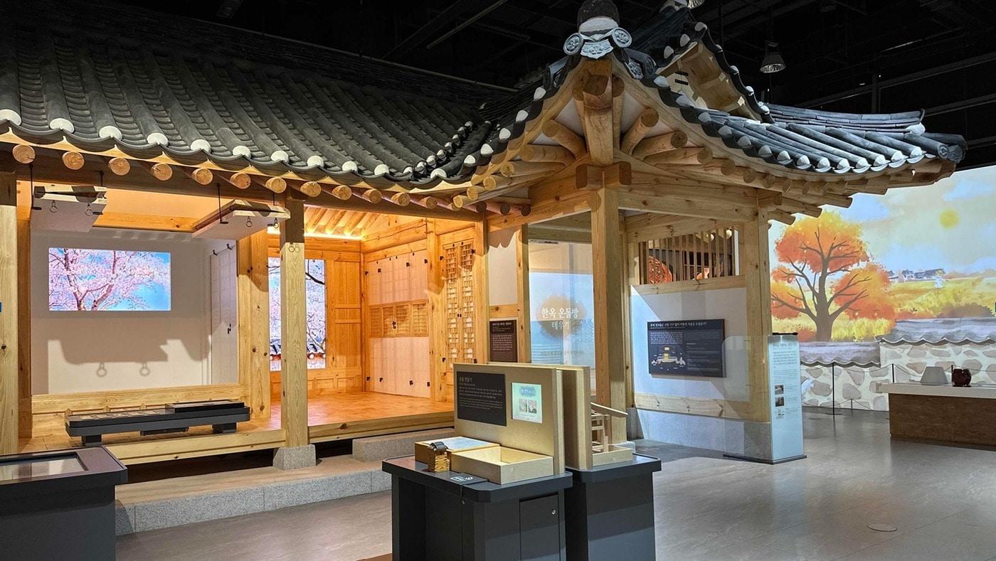 본문 이미지 - 한옥 전시 코너(국립과천과학관 제공)